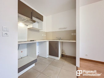Appartement T2 à vendre – Rennes Quartier Lorient / Saint Brieuc – Terrasse – Garage – 1 chambre