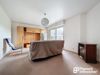 Appartement T2 SOUS COMPROMIS Rennes Cité judiciaire – Balcon – Vue sur jardins – Garage double