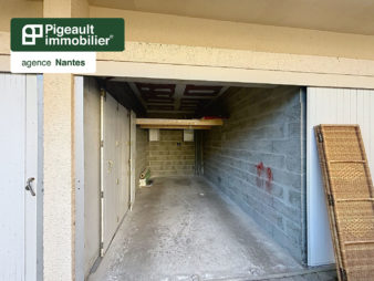 Garage fermé rue Francis Merlant