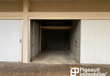 Garage fermé rue Francis Merlant - MP3661