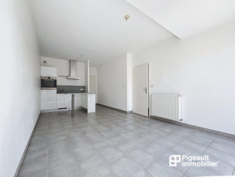 Appartement Saint Jacques De La Lande 2 pièces 47.26 m2 – Rennes Quartier La Madeleine – Rue de Nantes – Balcon – Parking – Cave – Cellier
