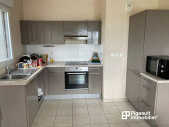 Appartement T3 avec balcon et 2 places de parking – St Jacques de la Lande