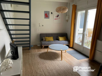 Appartement T1 DUPLEX meublé – Jardinet privatif- Rue Ginguené – Quartier Le Madeleine/Sacré coeur