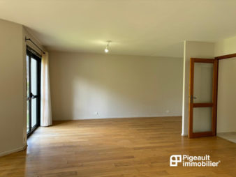 Appartement T2 – 81.15 m² – Terrasse et Garage – Saint Grégoire