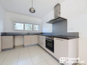 Maison – Appartement T4 en copropriété à vendre – Rennes – Quartier Lorient Saint-Brieuc – Double garage – Terrasse