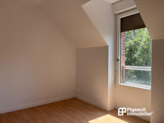 STUDIO DUPLEX –  Quartier Sévigné -Thabor – Dans une impasse  au calme