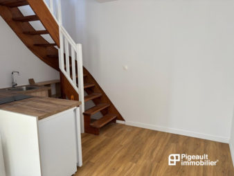 STUDIO DUPLEX –  Quartier Sévigné -Thabor – Dans une impasse  au calme
