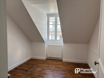 Appartement T1 BIS – 27.05m²  (Au sol 37.96m²) –  Rénové – Quartier Centre ville