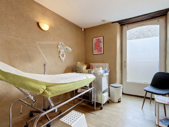 A LOUER-LOCAL COMMERCIAL 50 M²-MORDELLES CENTRE-DISPONIBLE A COMPTER DU 1ER JANVIER 2027.