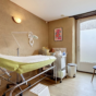 A LOUER-LOCAL COMMERCIAL 50 M²-MORDELLES CENTRE-DISPONIBLE A COMPTER DU 1ER JANVIER 2027. - AP-9676