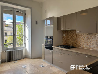 Appartement en plein centre ville – 5 pièces à RENNES